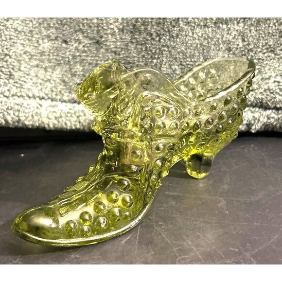 Fenton Hobnail Green Glass Cat Shoe Boot Figurine - Picture 1 of 9